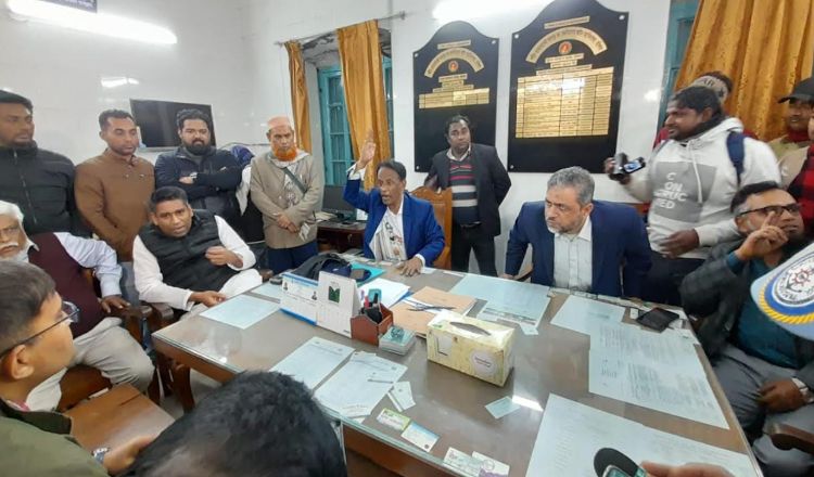 বরিশাল ল কলেজে ছাত্রলীগের হামলা, আহত ৩